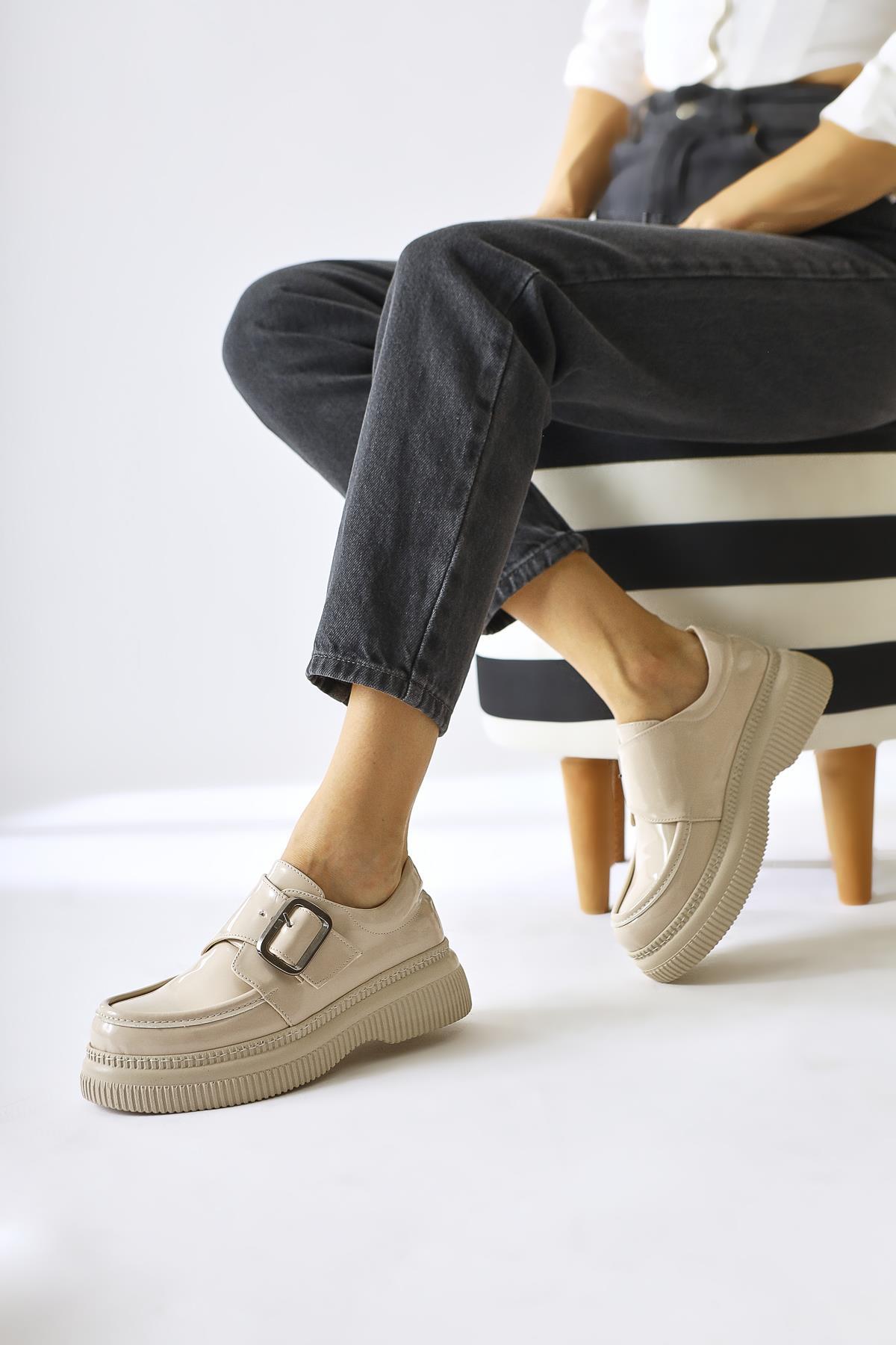 Evrim Nude Patent Buckle Detailed Casual Shoe