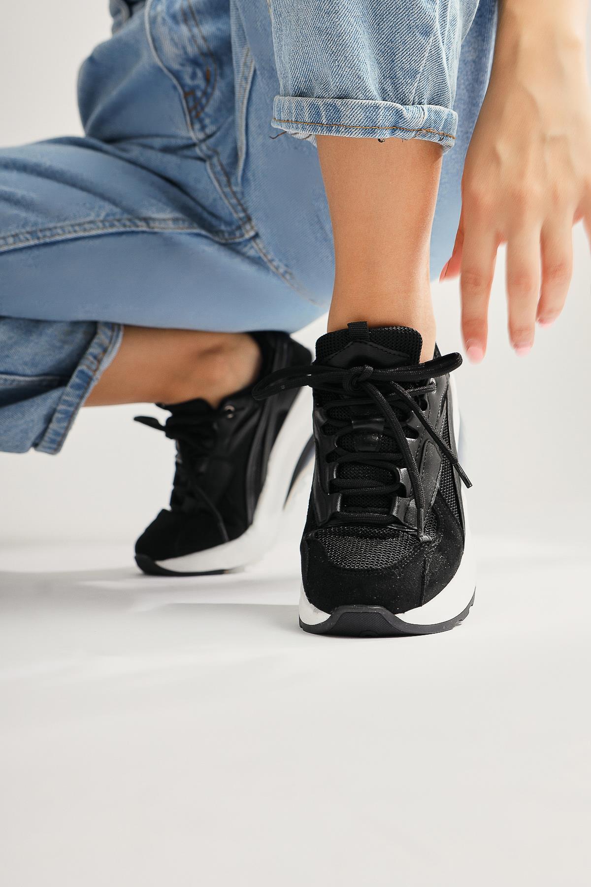 Jillian Black Heeled Detail Sport Shoe