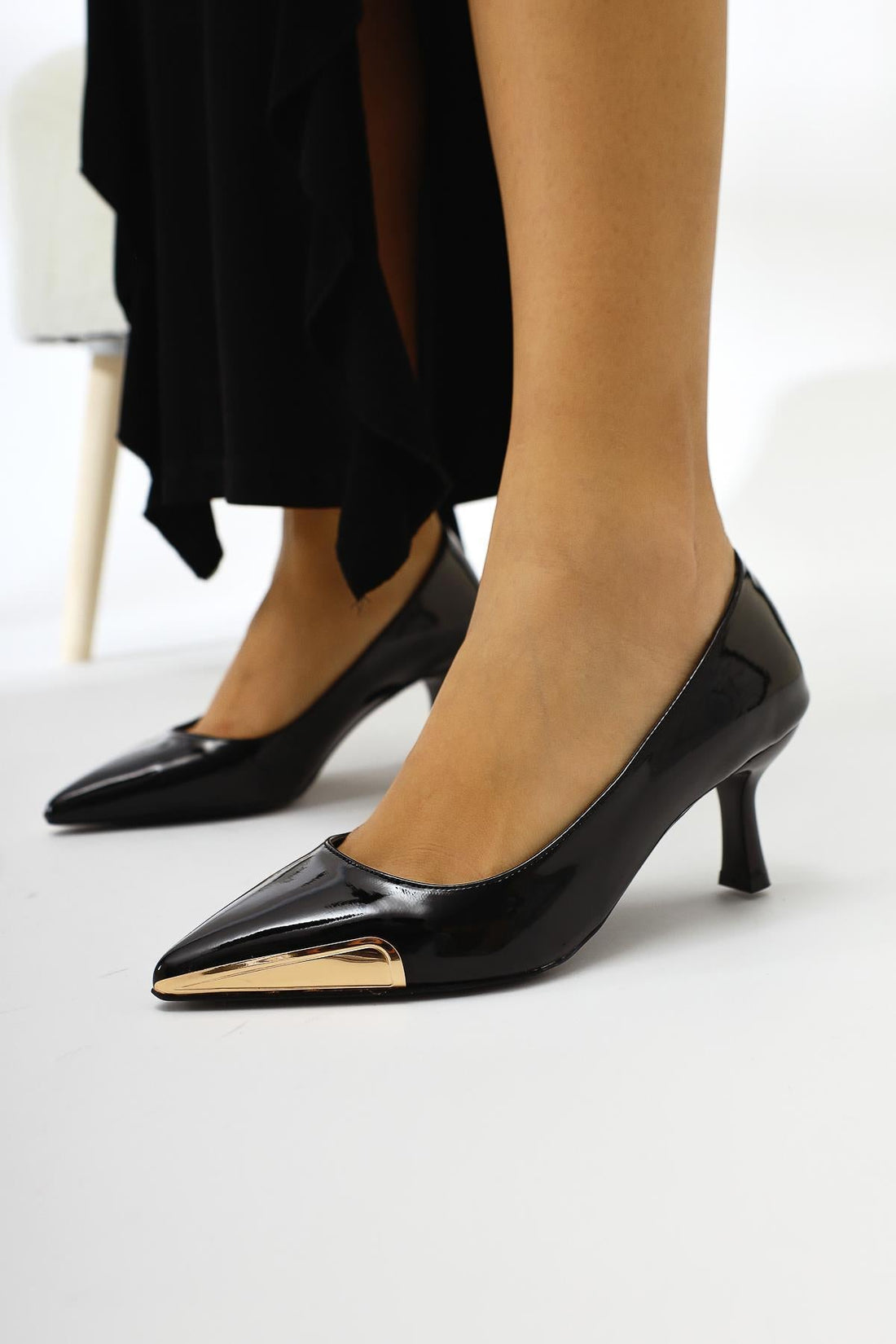 Carlota – Black Patent Pointed-Toe Metal-Detail Heeled Shoe (Women)