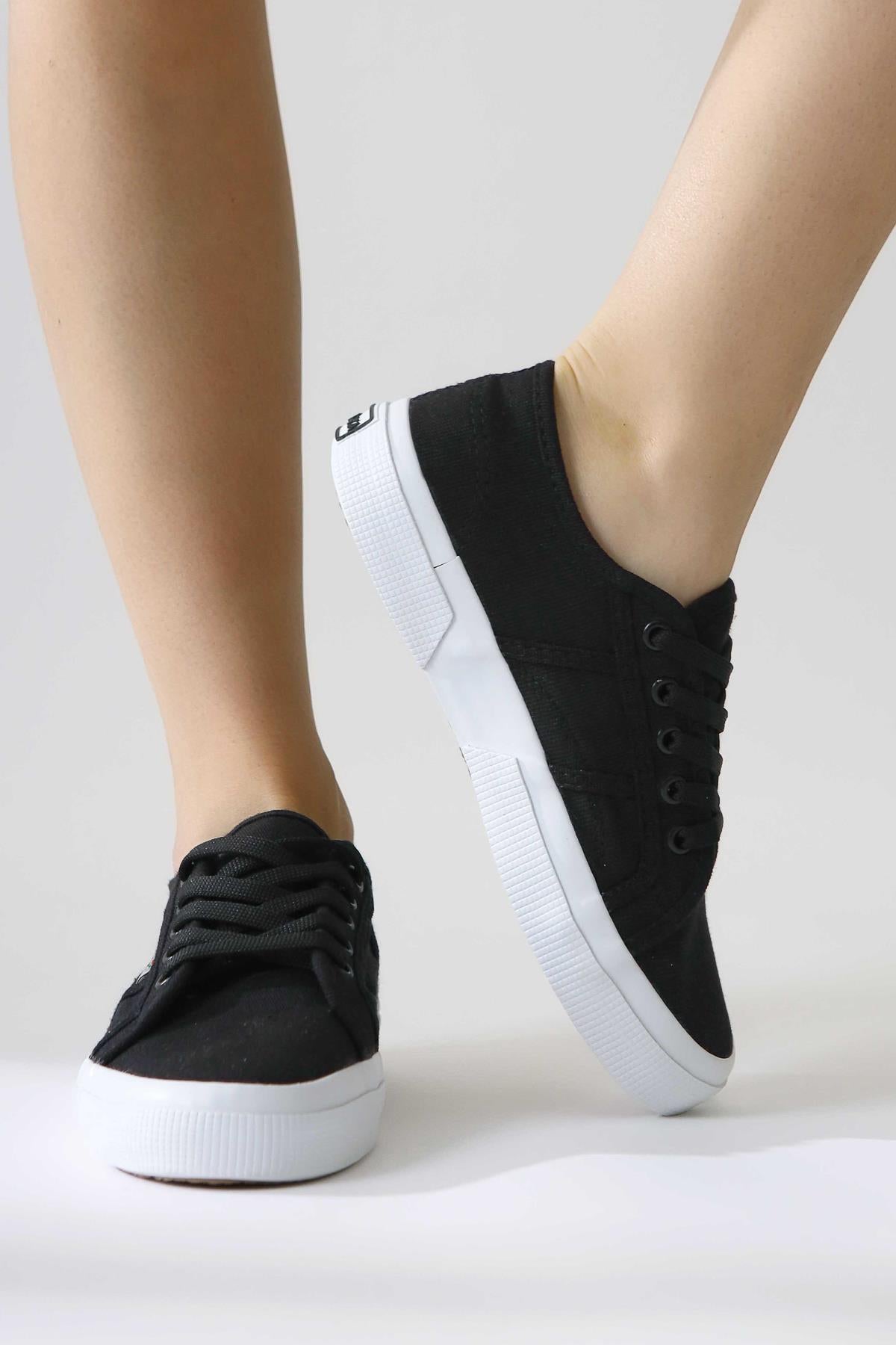 Timon – Black Linen Sneaker (Women)