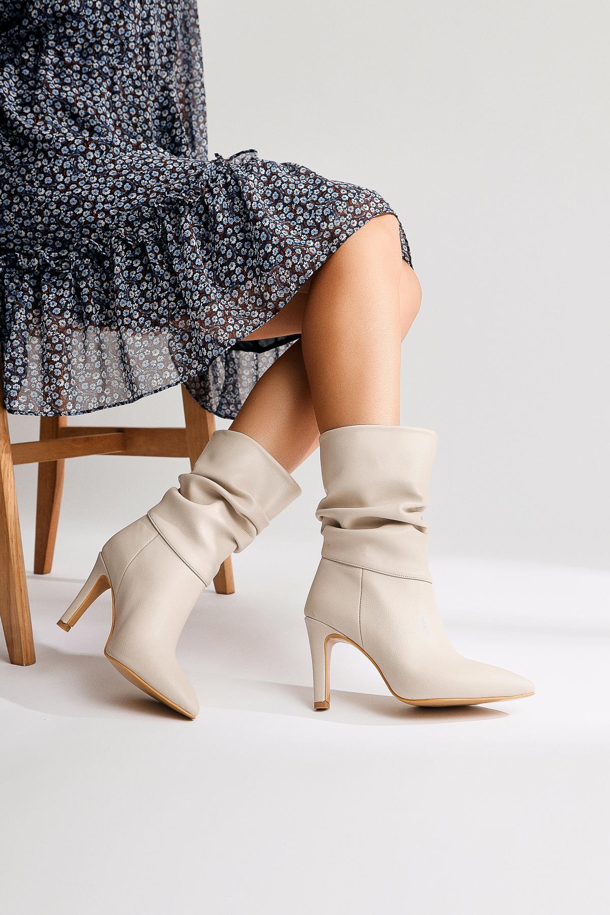 Wilma – Beige Gusset-Detail Slim Heel Boot (Women)