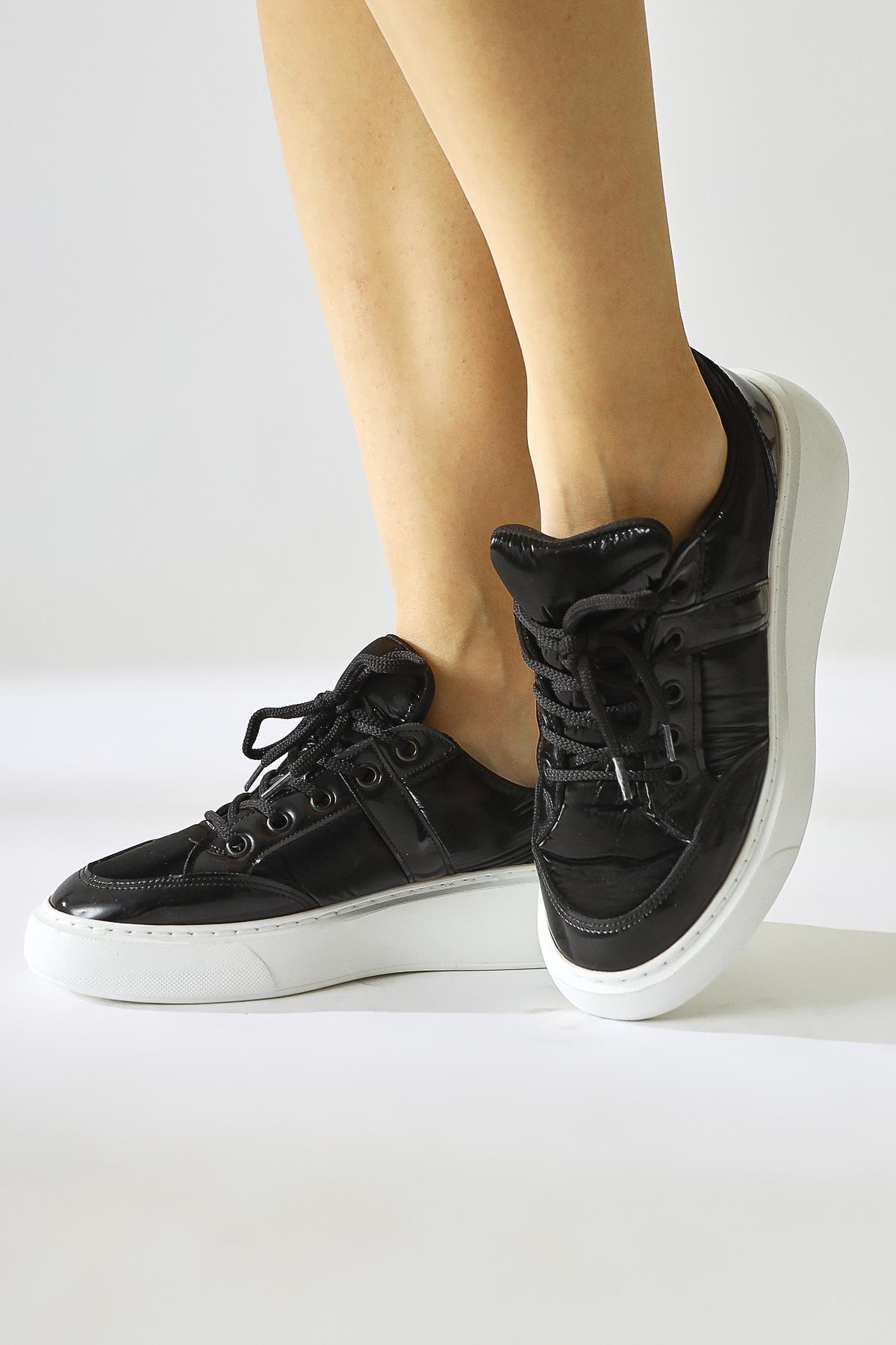 Jakleen Black Patent Leather Detailed Parachute Sneakers
