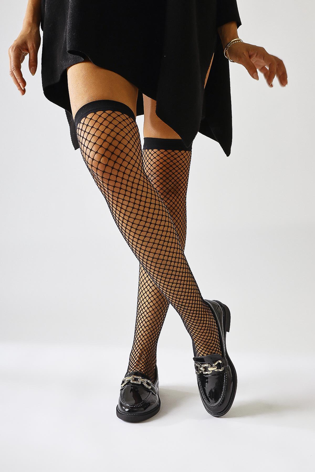 Anikka Black Patent Buckle Detailed Everyday Shoe