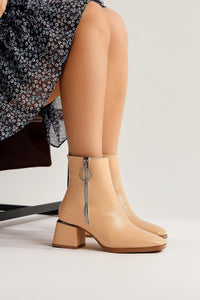 Deyana Nude Boot with Zipper Accessory