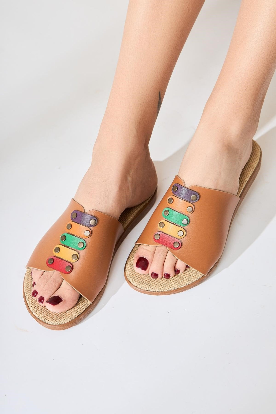 Nicola Genuine Leather – Cognac Straw-Soled Colored Buckle-Detail Slide (Women)