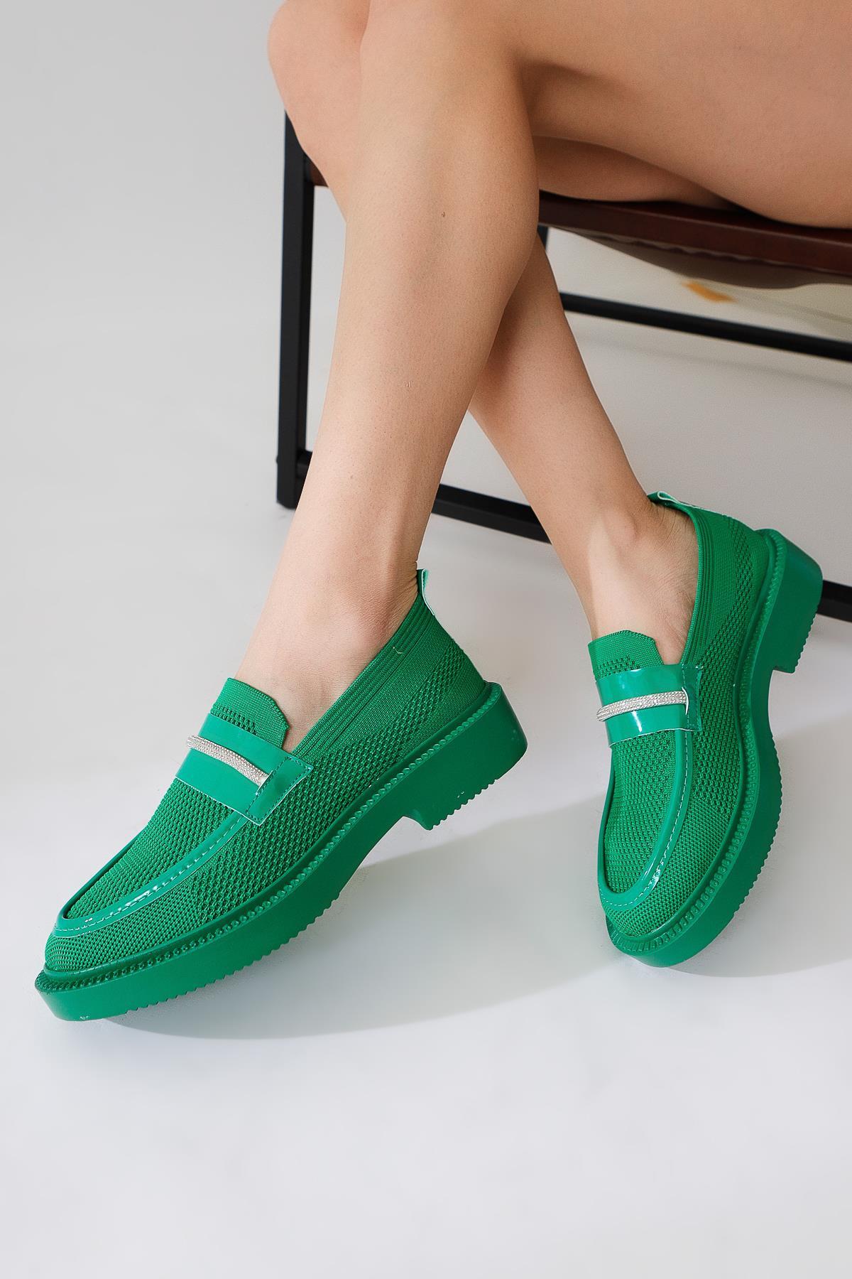 Micka – Olive Woven Patent-Detail Stone-Strap Casual Shoes (Women)