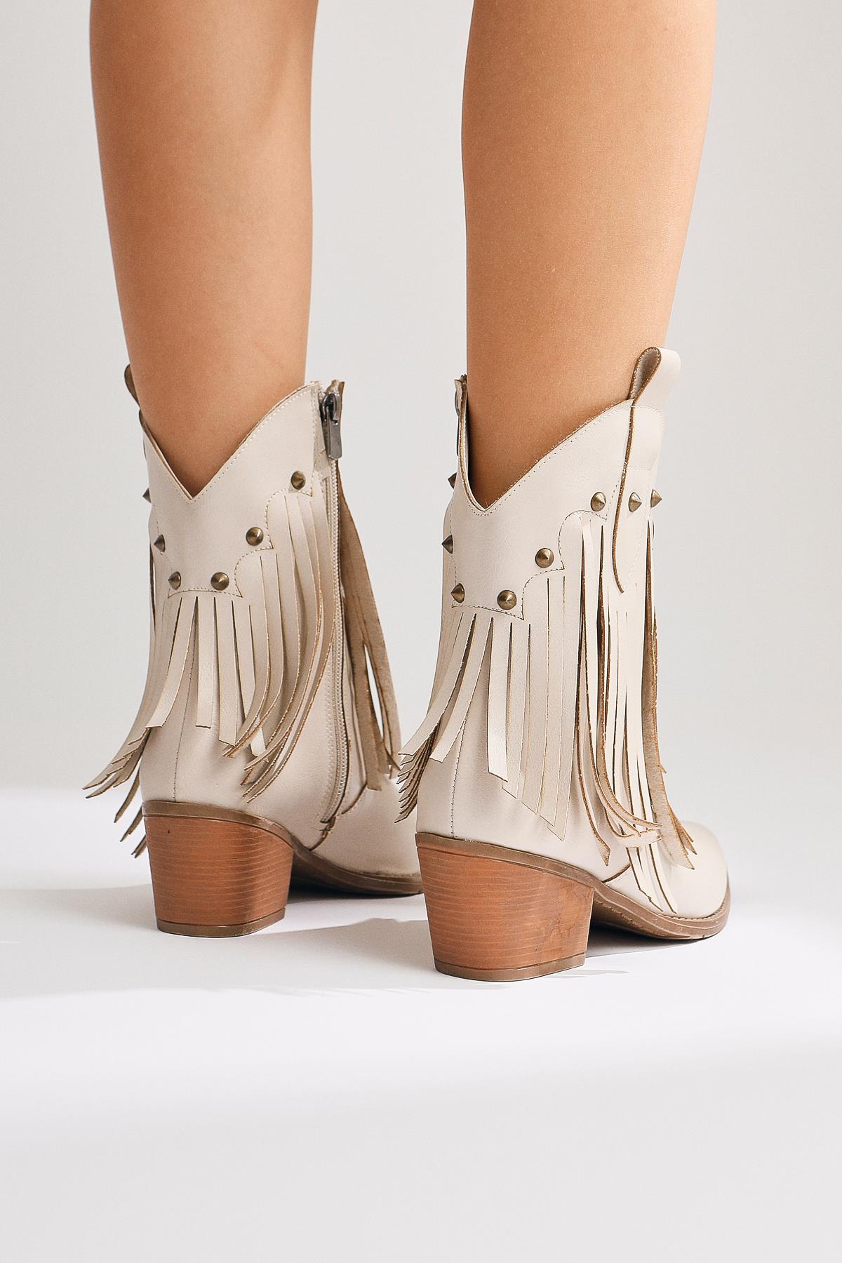 Lillebeth – Beige Tassel-Detail Stud-Detail Western Boot (Women)
