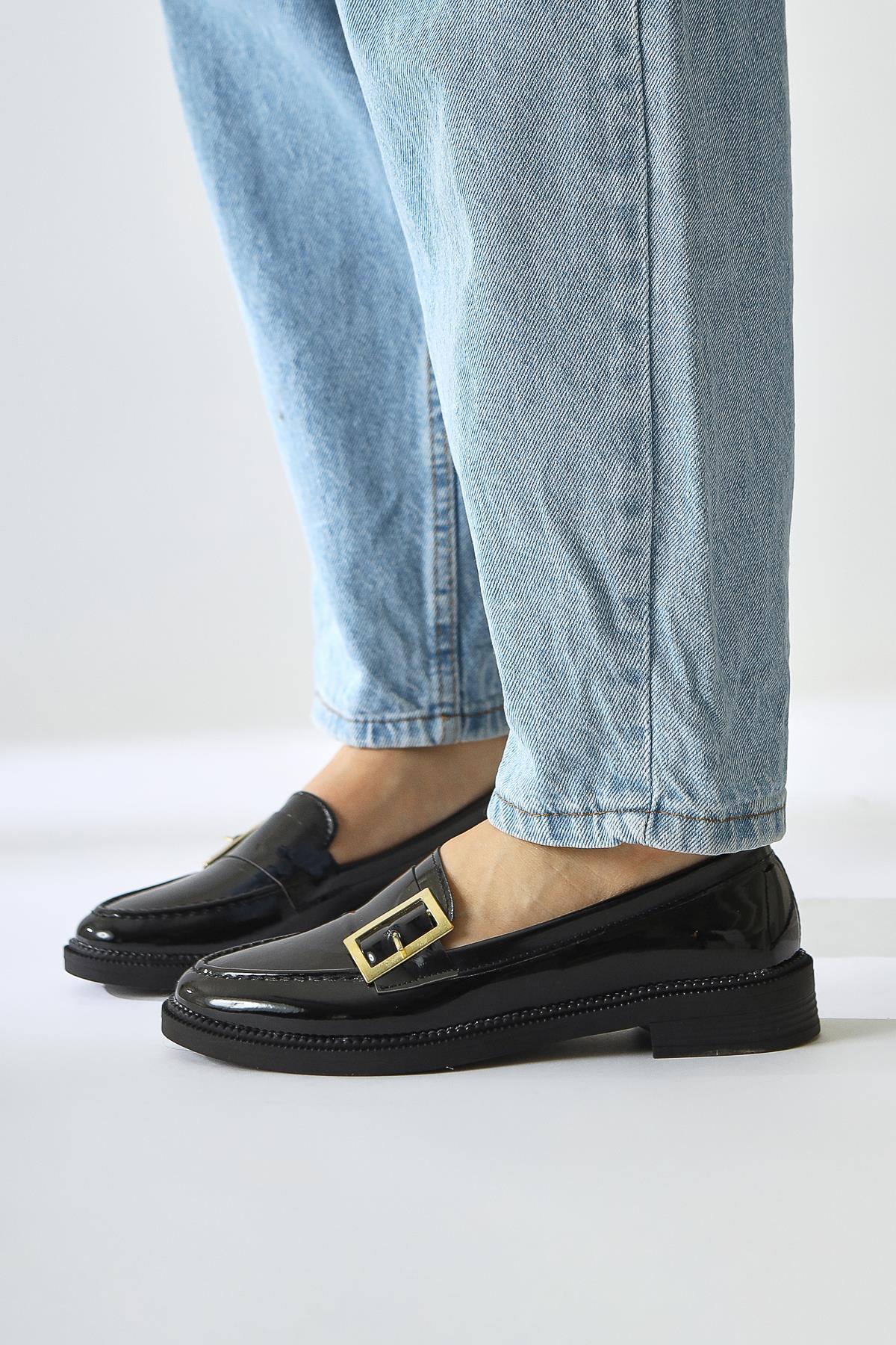 Arnesa Black Patent Leather Everyday Shoe with Buckle Detail