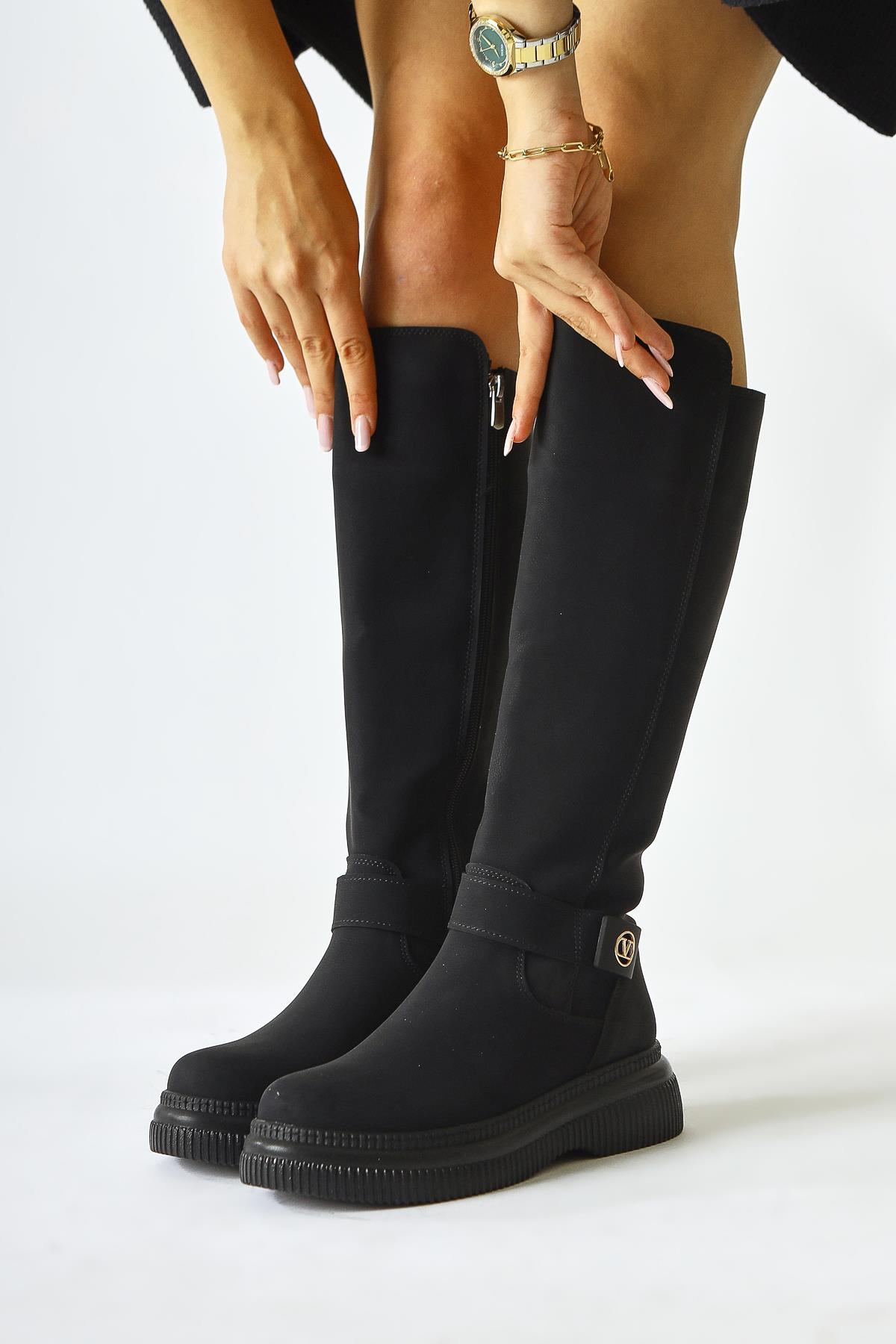 Juliah Black Buckle Detailed Zippered Boot