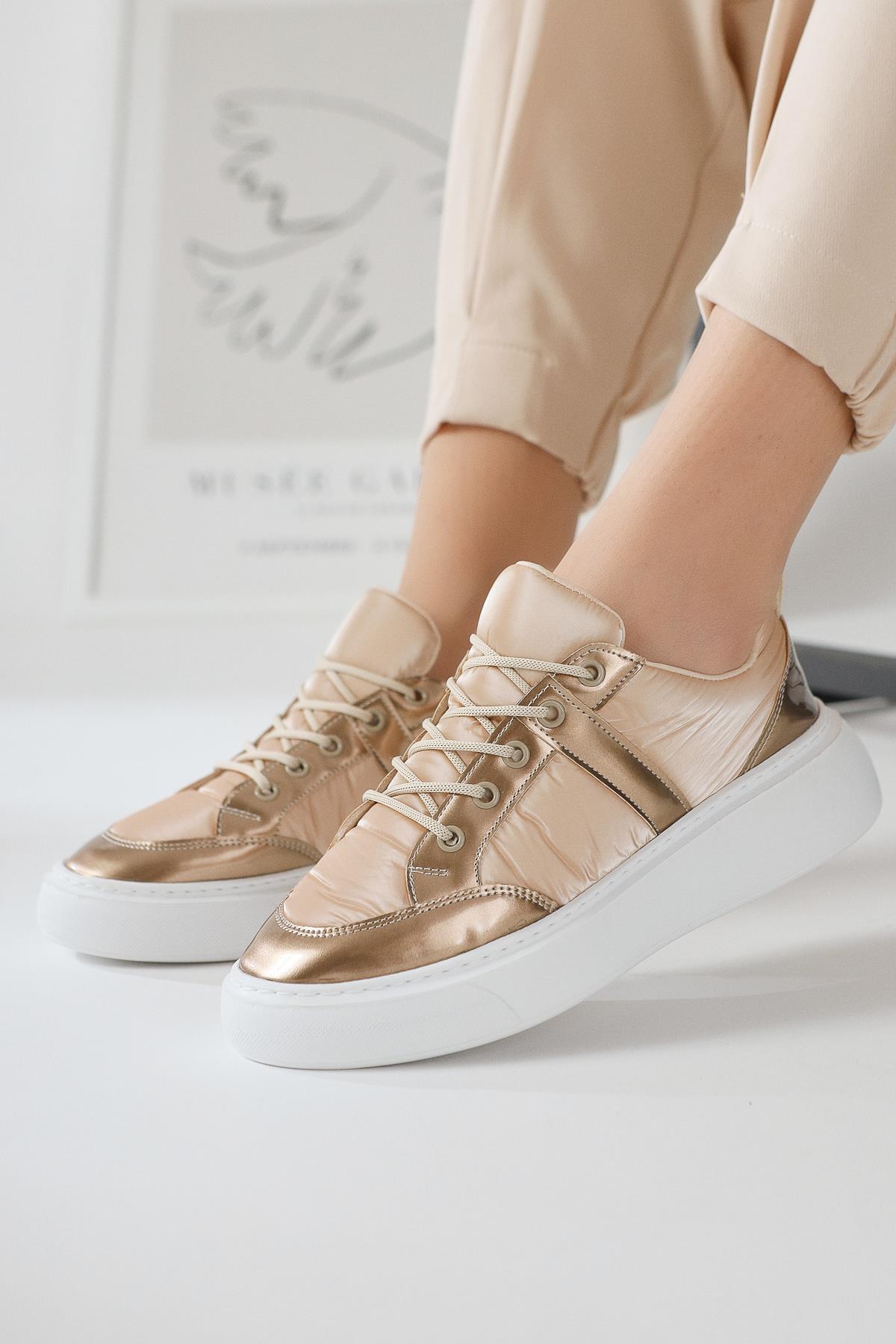 Jakleen Gold Patent Leather Detailed Parachute Sneakers
