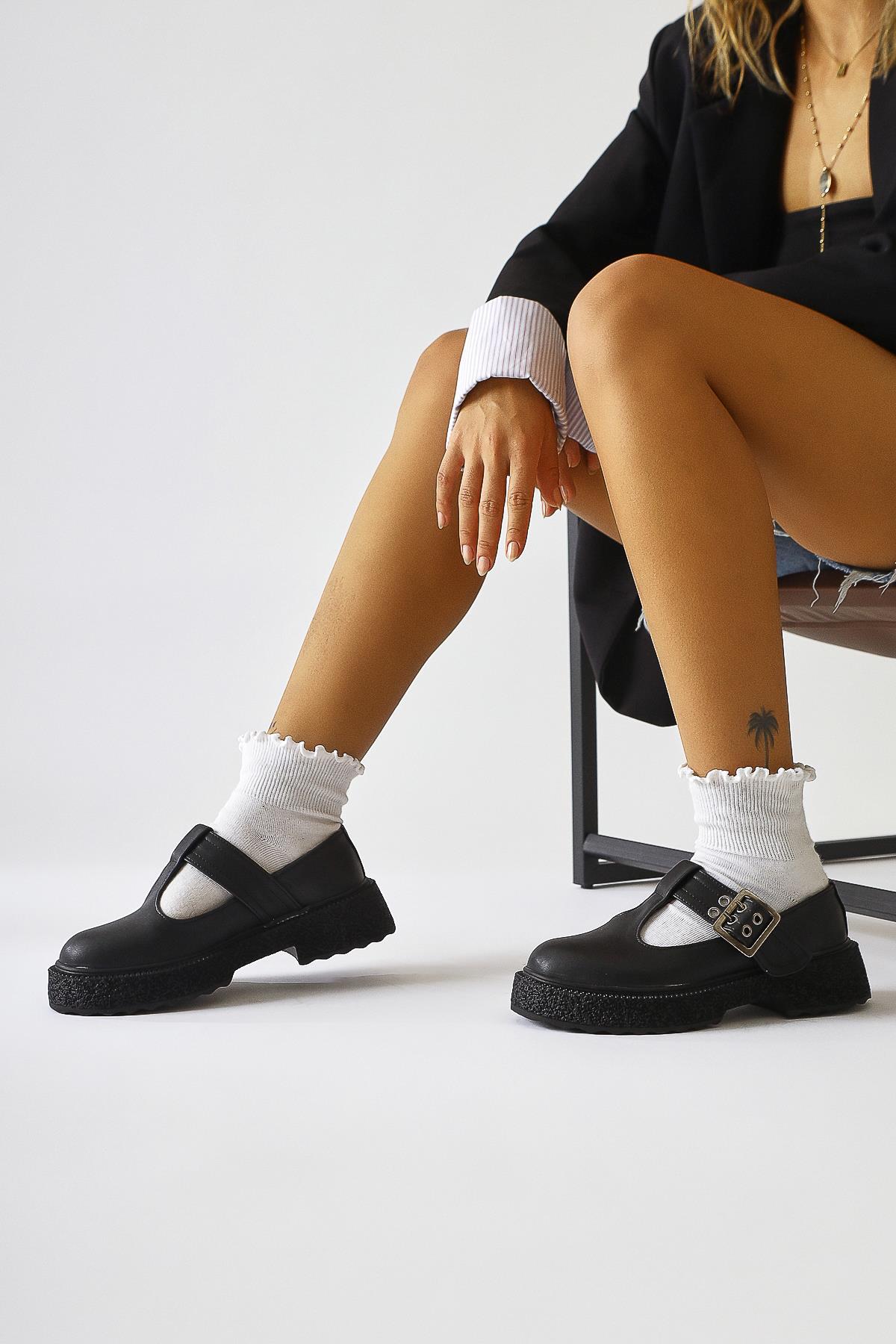 Kalla Black Thick Soled Buckle Detail Casual Shoes