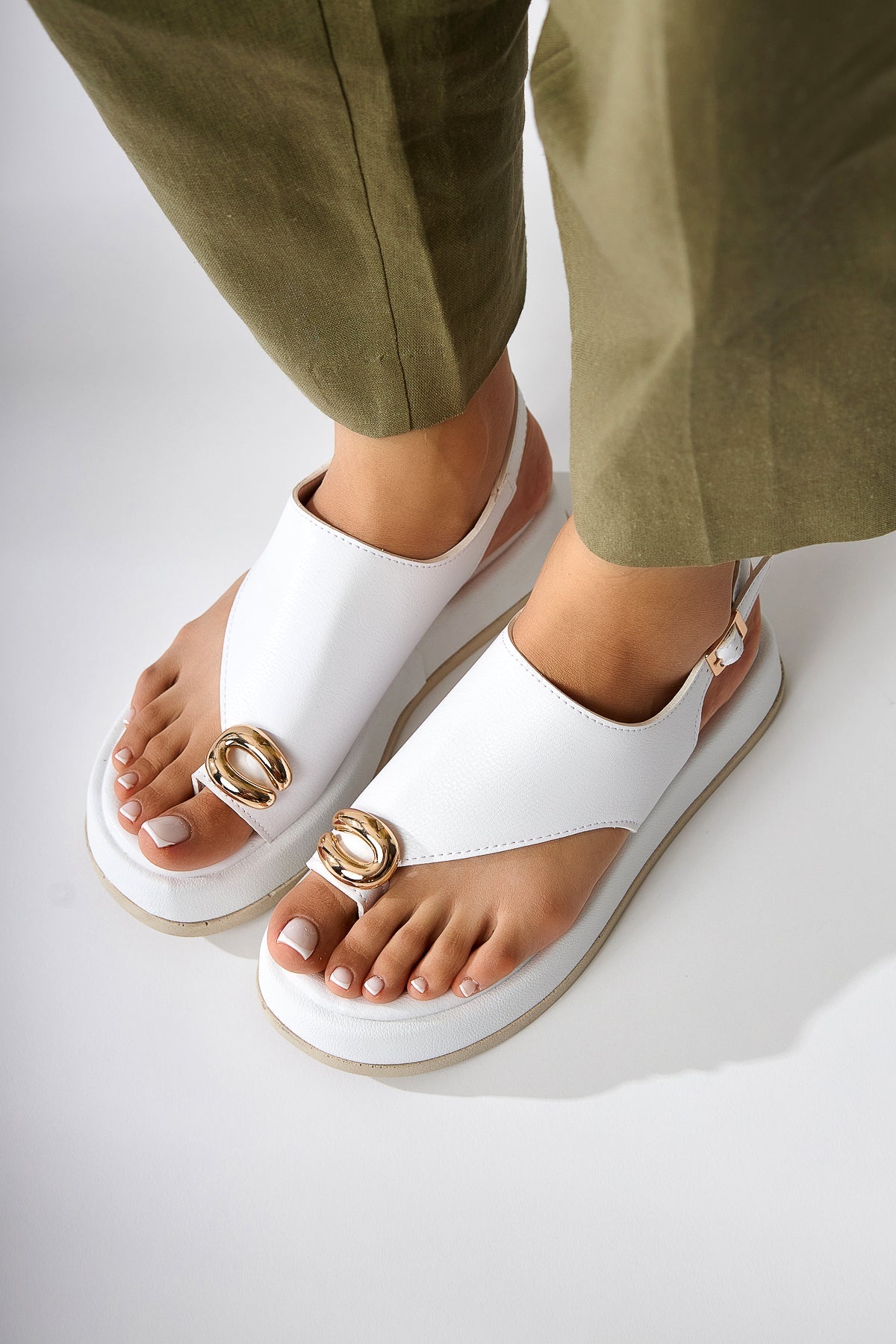 Troya White Toe-Post Buckled Women's Sandals