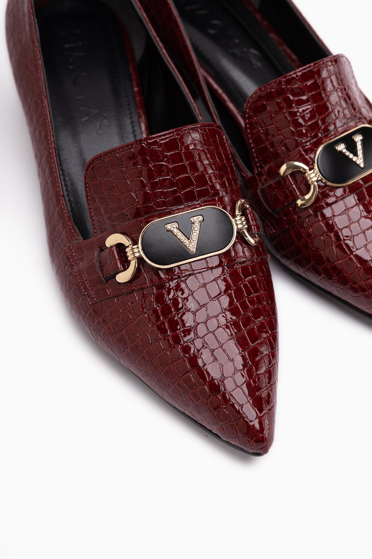 Jilan Burgundy Crocodile Print Leather Buckle Detailed Women’s Pointed Toe Shoes