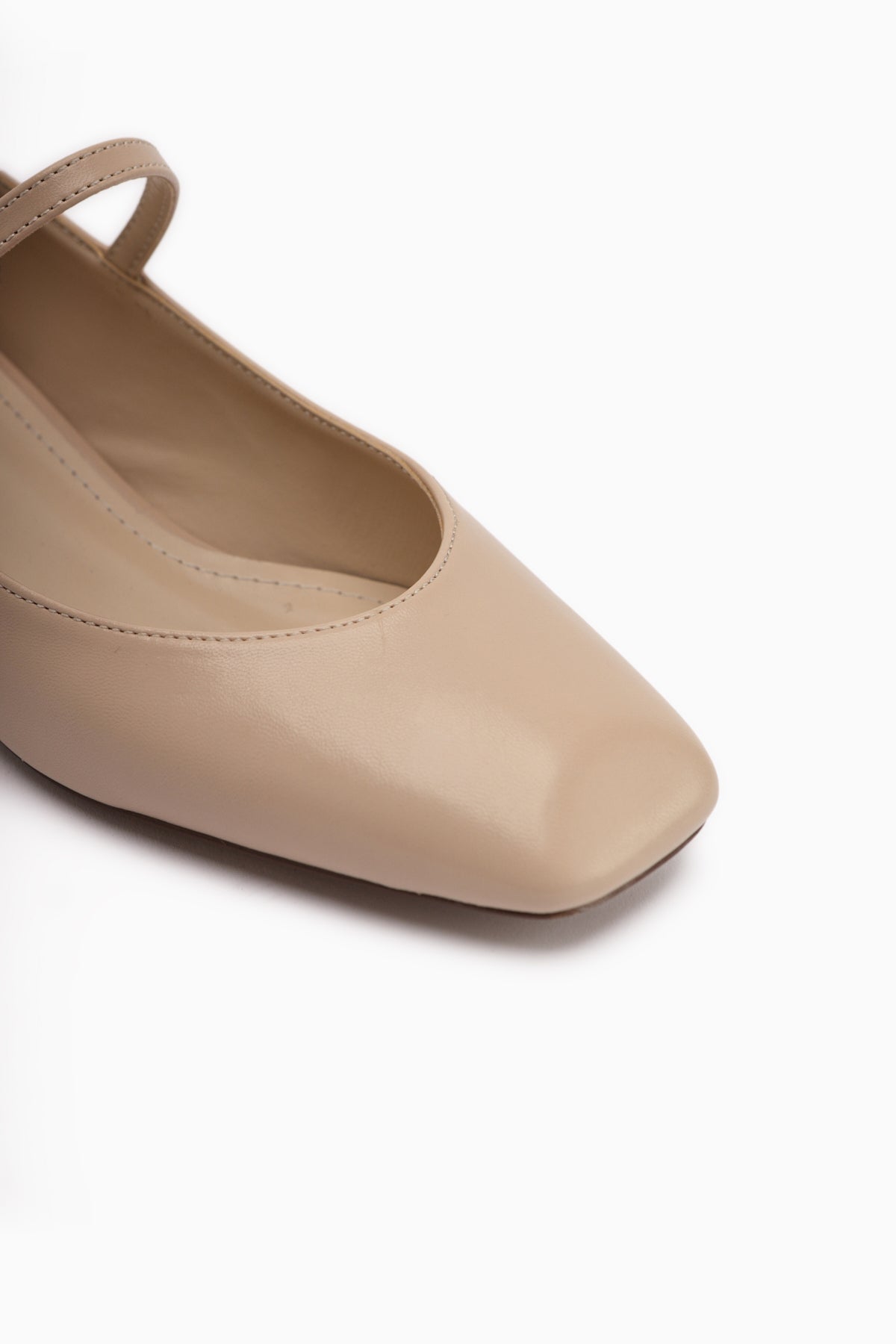 Yuphin Beige Low-Heeled Belted Women's High-Heeled Shoe