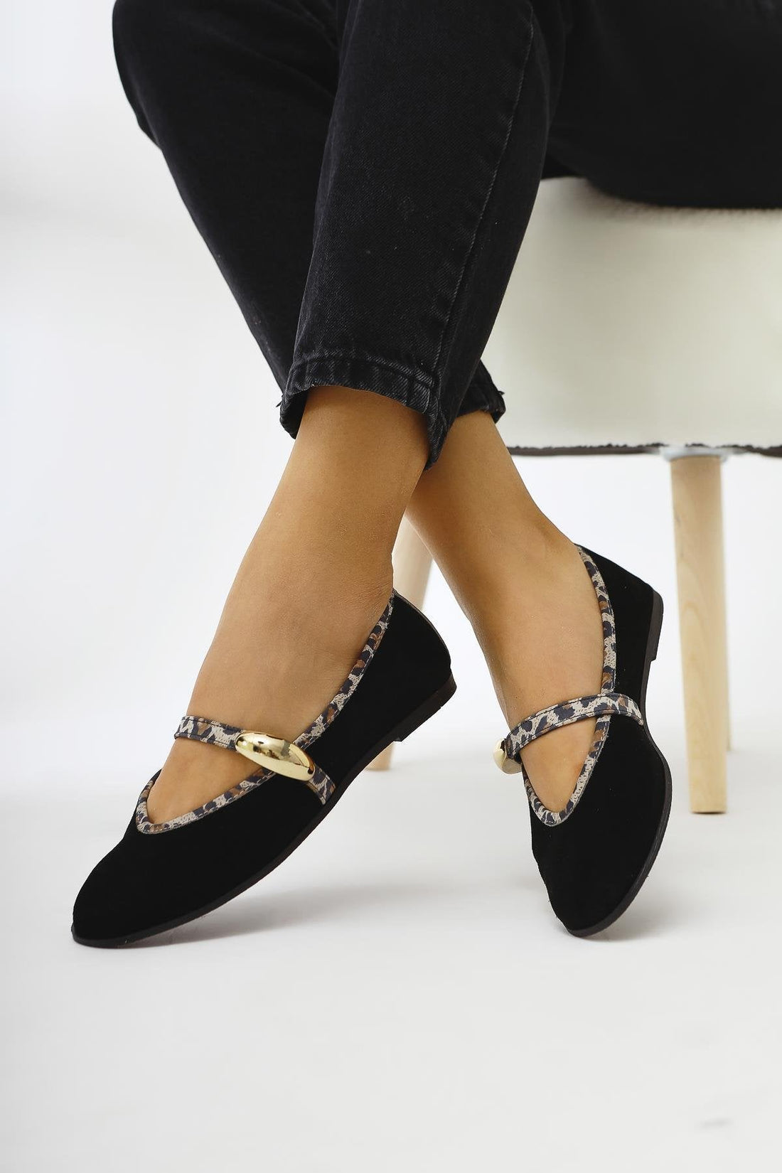 Aliana Genuine Leather Black Suede Buckle Detailed Leopard Women's Ballet Flats