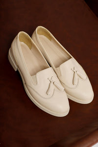 Vinny – Beige Tassel-Detail Casual Shoe (Women)