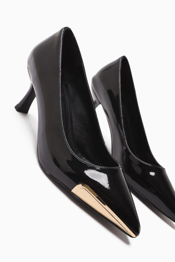 Carlota – Black Patent Pointed-Toe Metal-Detail Heeled Shoe (Women)