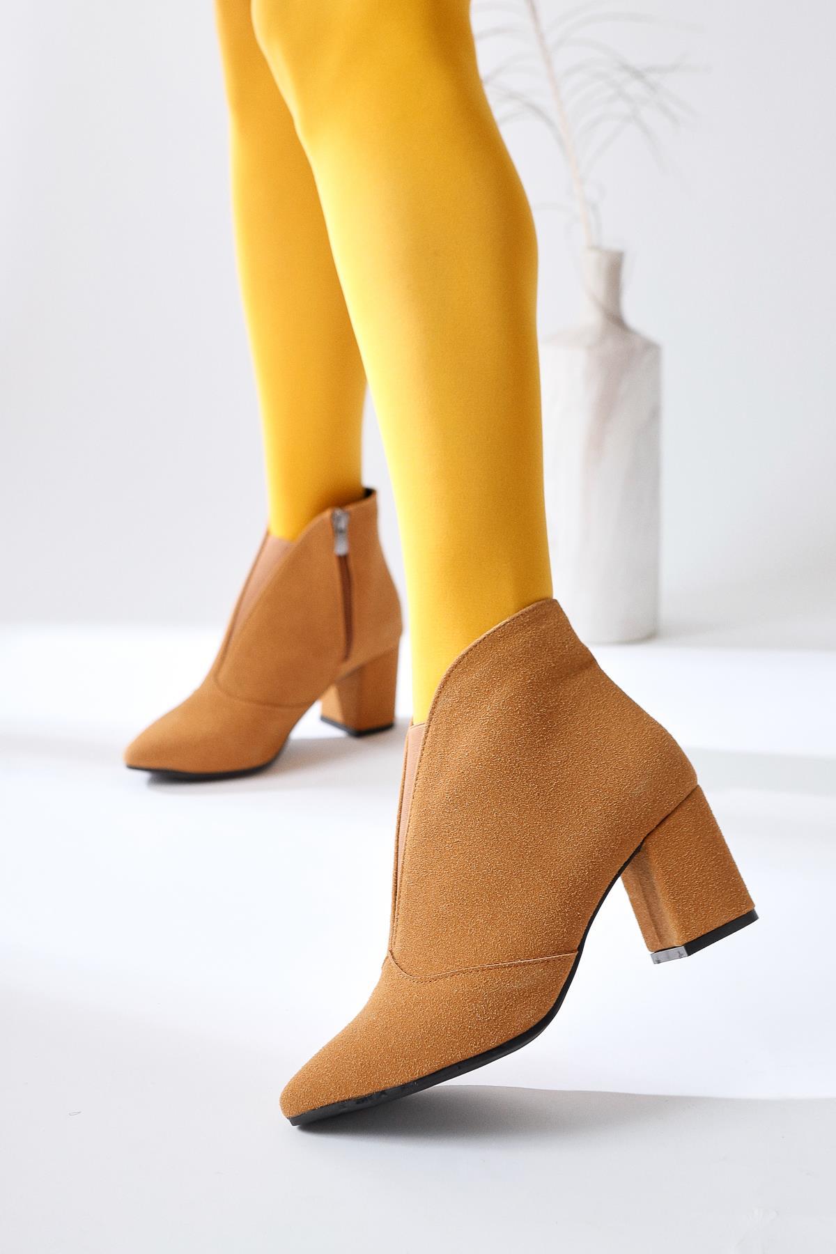 Maria Elena – Nude Suede Pointed-Toe Zippered Heeled Boot (Women)