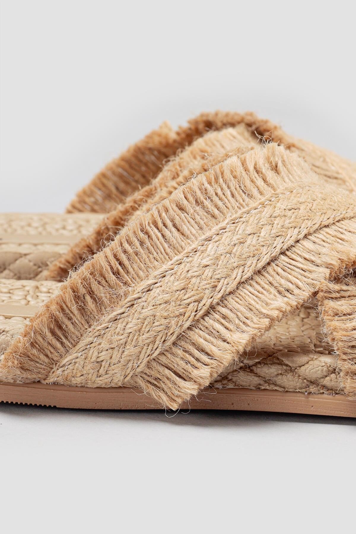 Rachael – Nude Straw Cross Thick-Strap Slide
