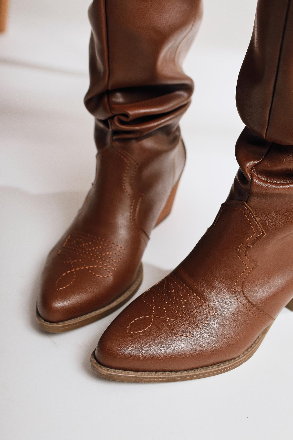 Lise-Britt – Cognac Gusseted Embroidered Western Boot (Women)