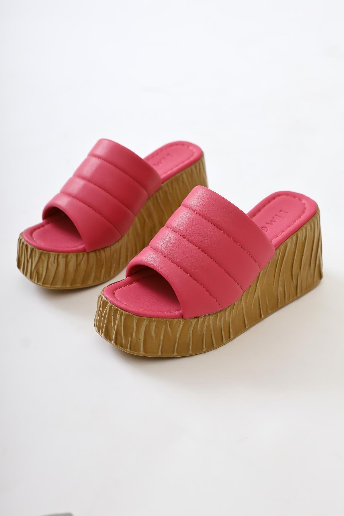 Zoje – Fuchsia Crinkled-Embossed Platform Slide (Women)