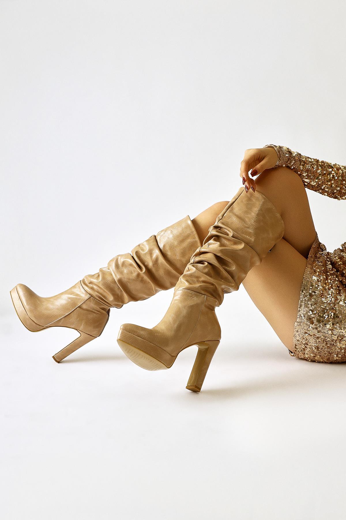 Raven Mink Croco Pattern Leather Pointed Toe High Heel Platform Boot