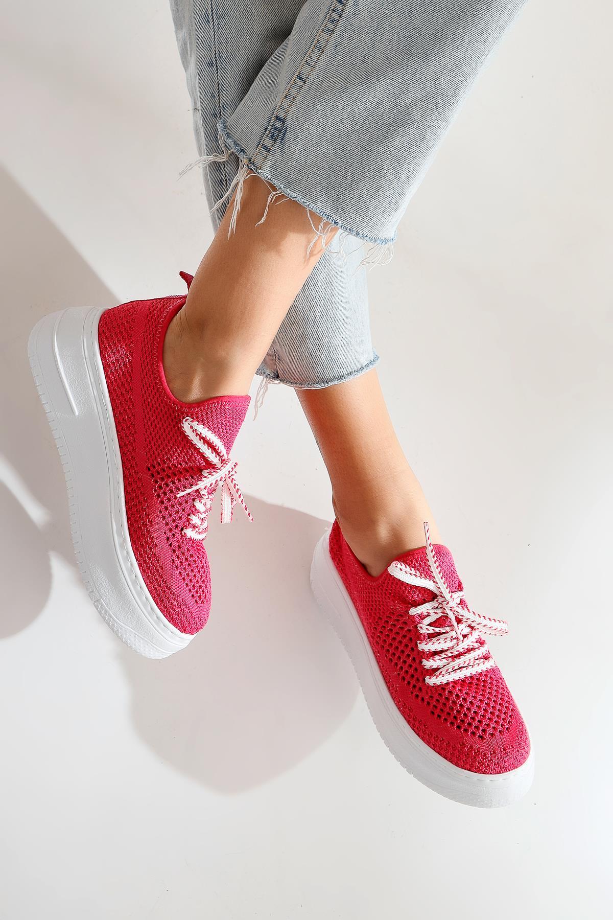 Benito Fuchsia Knit Stretch Chunky Sole Sneakers