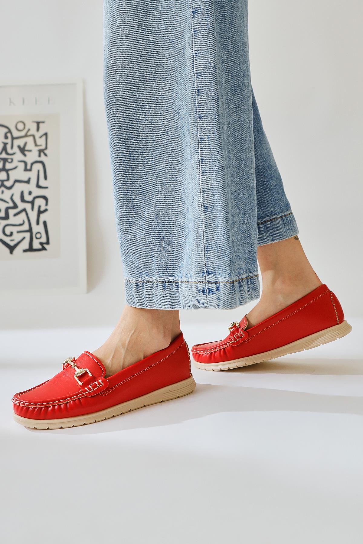 Tola – Red Buckle-Detail Casual Shoe (Women)