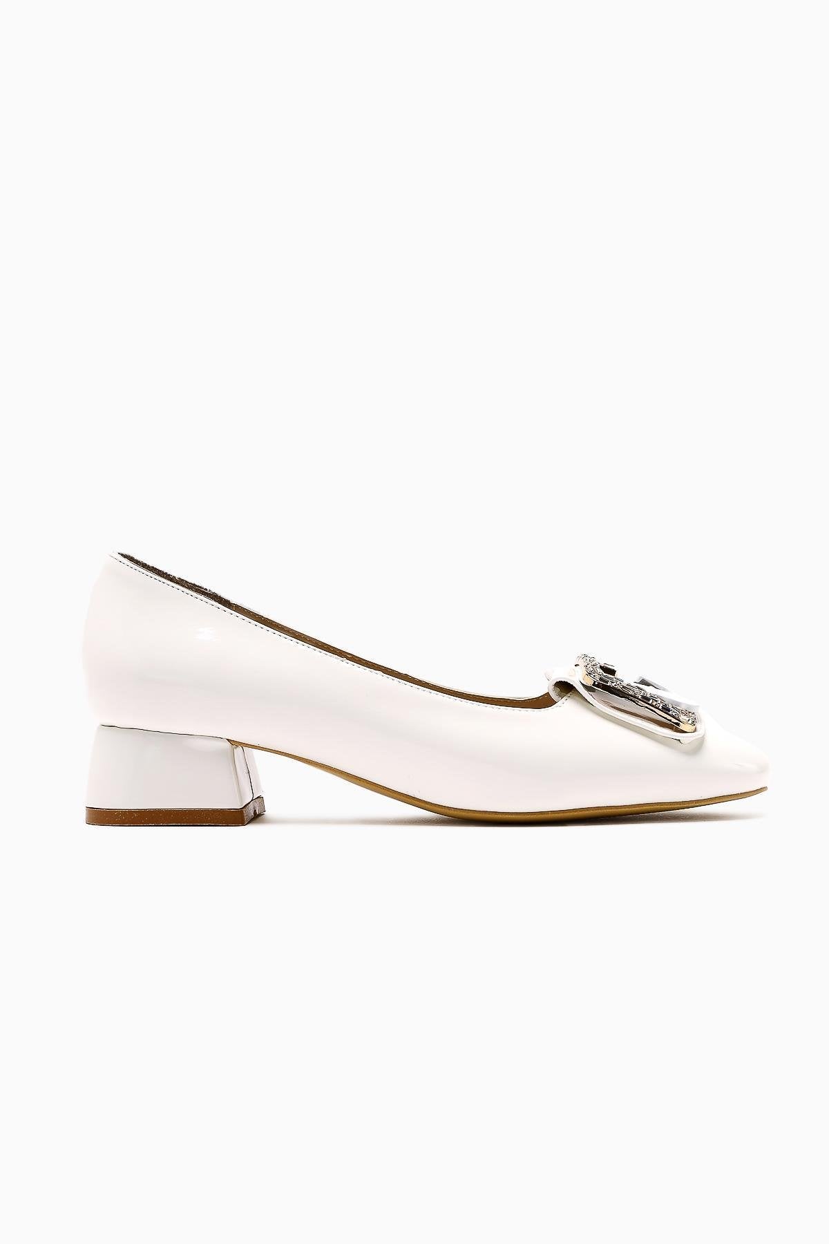 Roza – White Patent Stone-Embellished Low-Heel Shoe (Women)