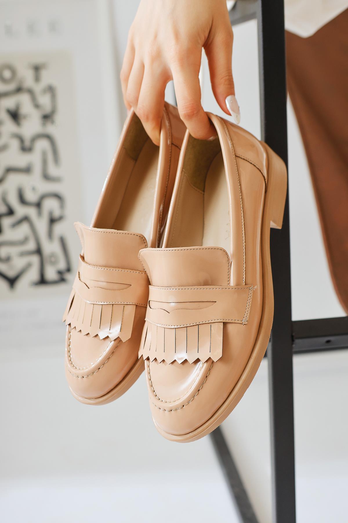 Begona Salmon Patent Leather Tassel Detail Daily Shoe