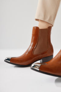 Heda – Cognac Crinkled Patent Pointed-Toe Metal-Detail Boot (Women)