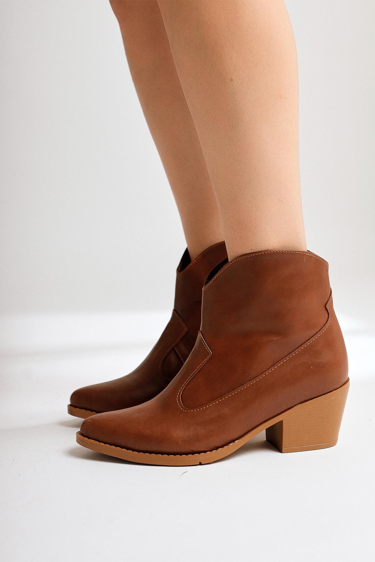 Caarina – Cognac Removable Shank Knee-High Boot (Women)