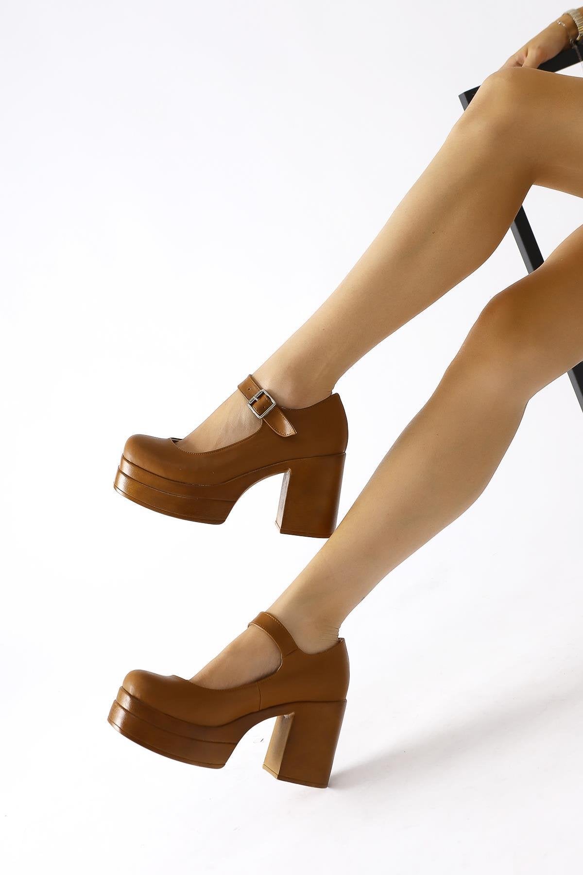 Adelin Taba Oval-Toe Platform Everyday Shoe