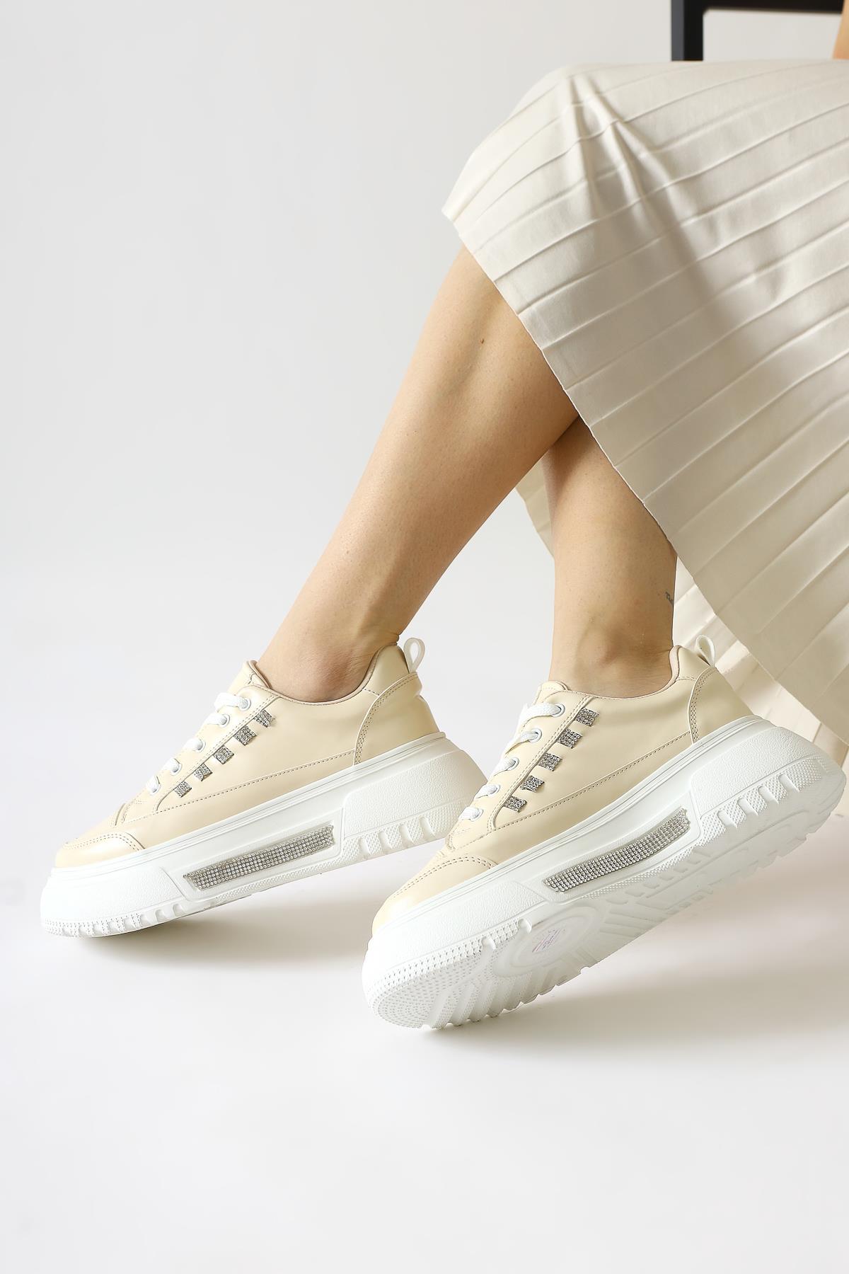 Tram Beige Thick Sole Stone Detailed Lace-up Sneakers