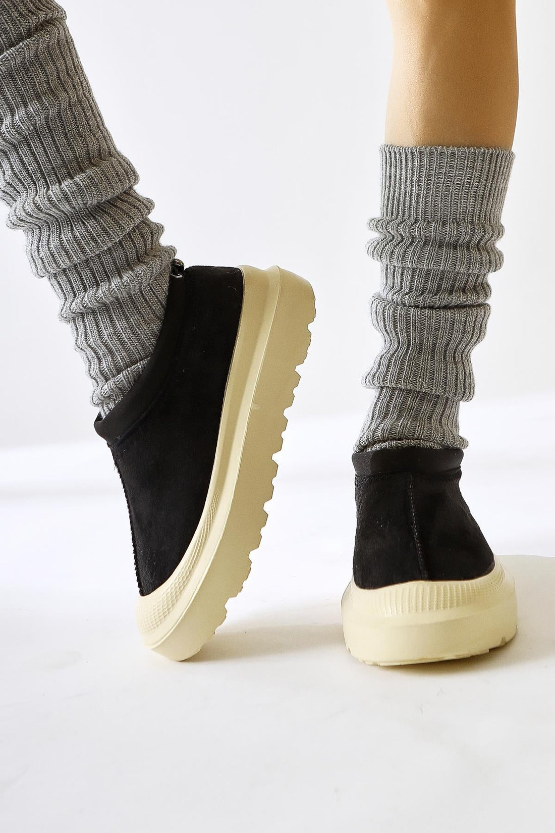 Katelyn – Black Suede-Covered Toe Fur-Lined Shoe (Women)