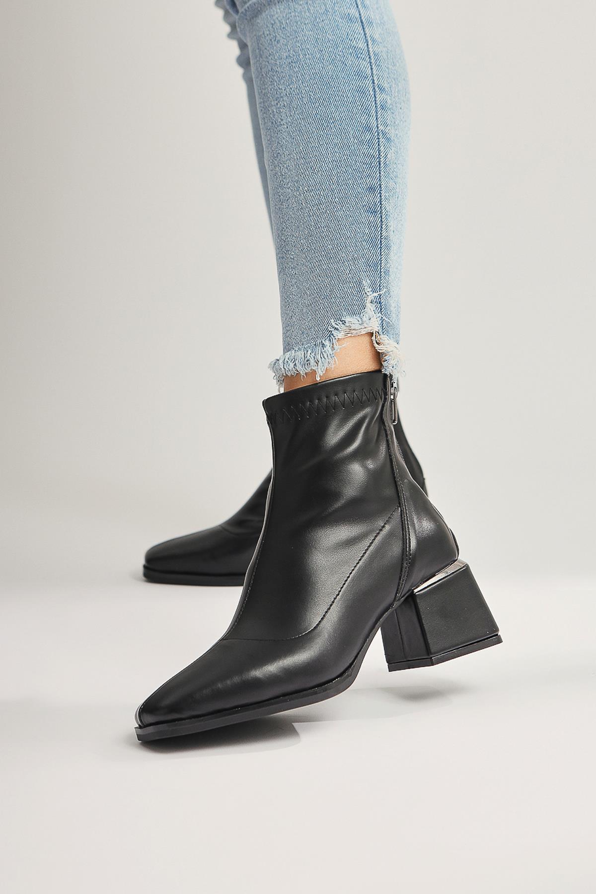 Dominga – Black Zippered Boot (Women)
