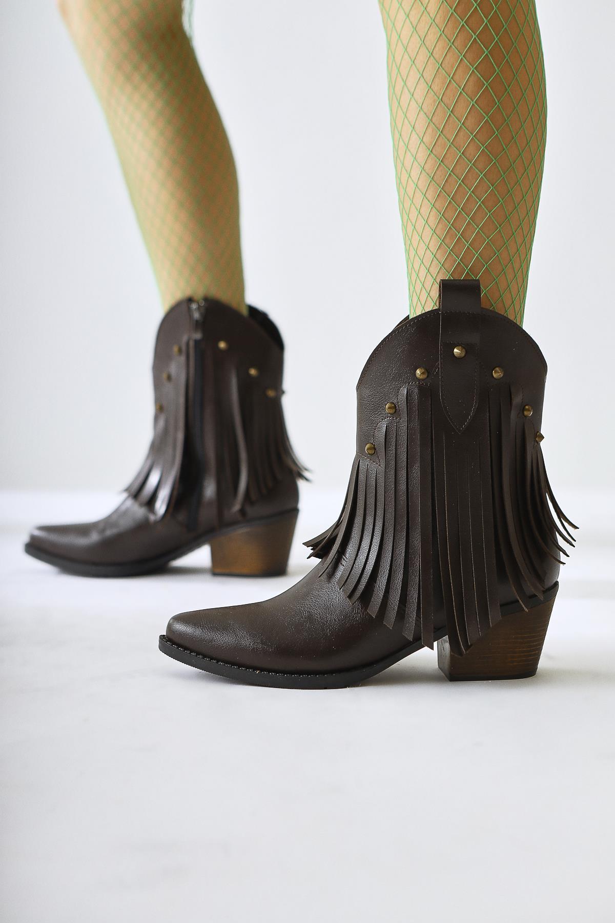 Lillebeth – Brown Tassel Stud-Detail Western Boot (Women)