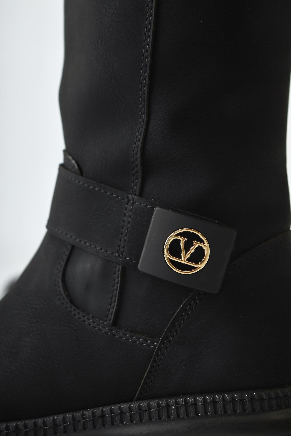 Juliah Black Buckle Detailed Zippered Boot