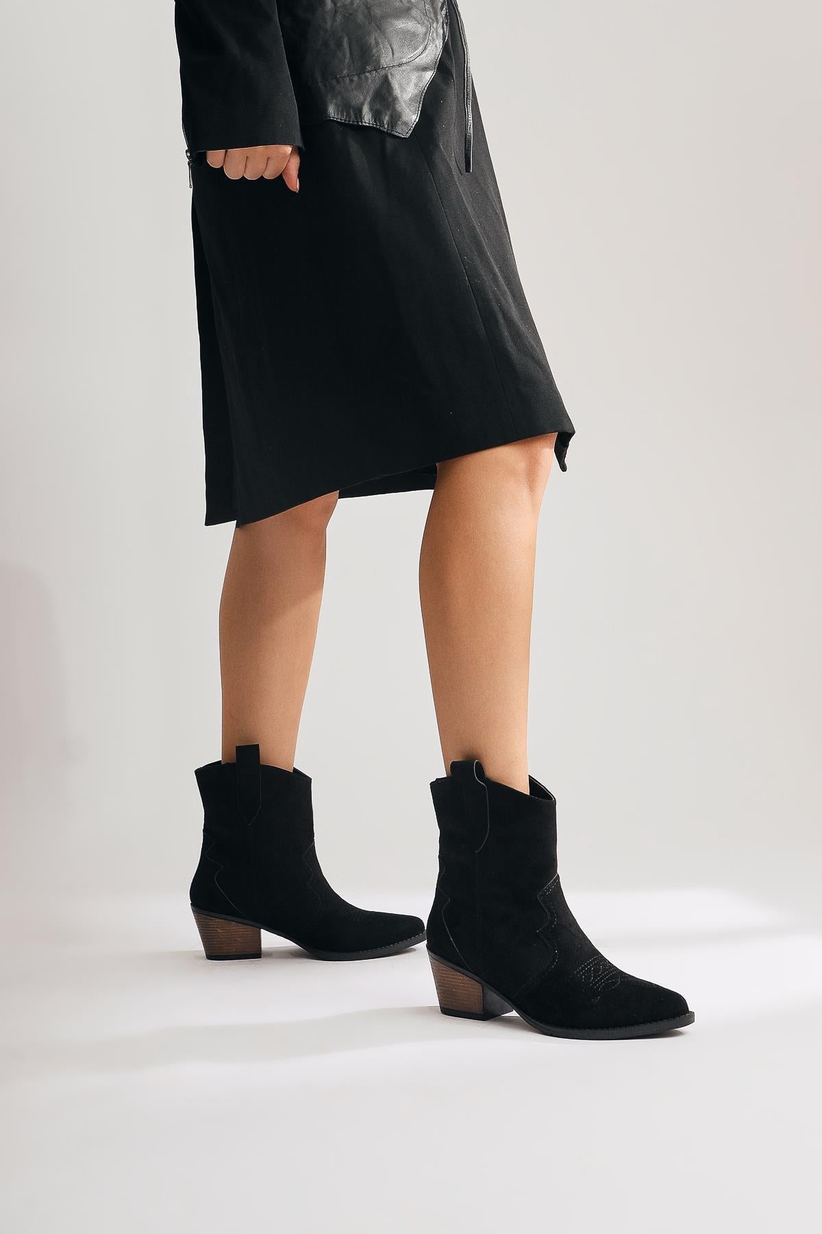Joo – Black Suede Pointed-Toe Embroidered Western Boot (Women)