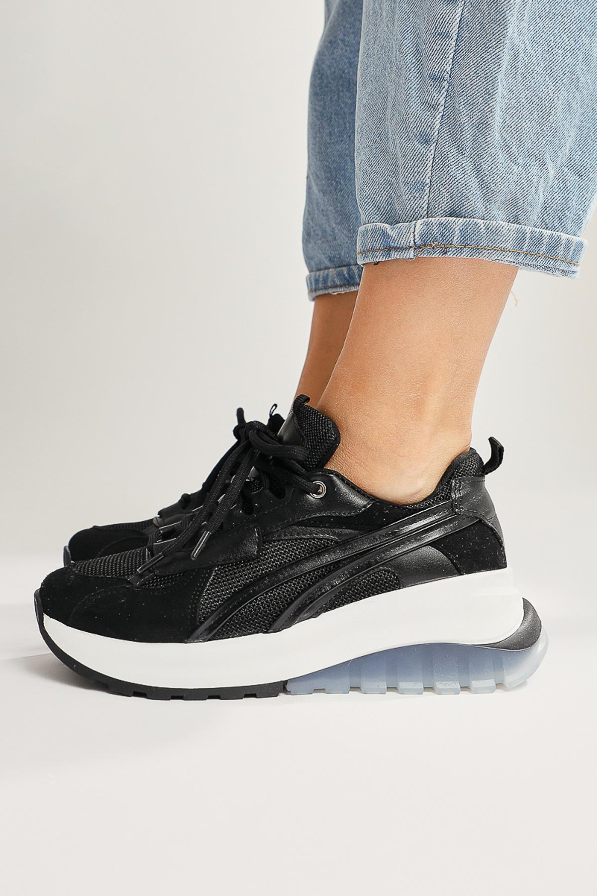 Jillian Black Heeled Detail Sport Shoe