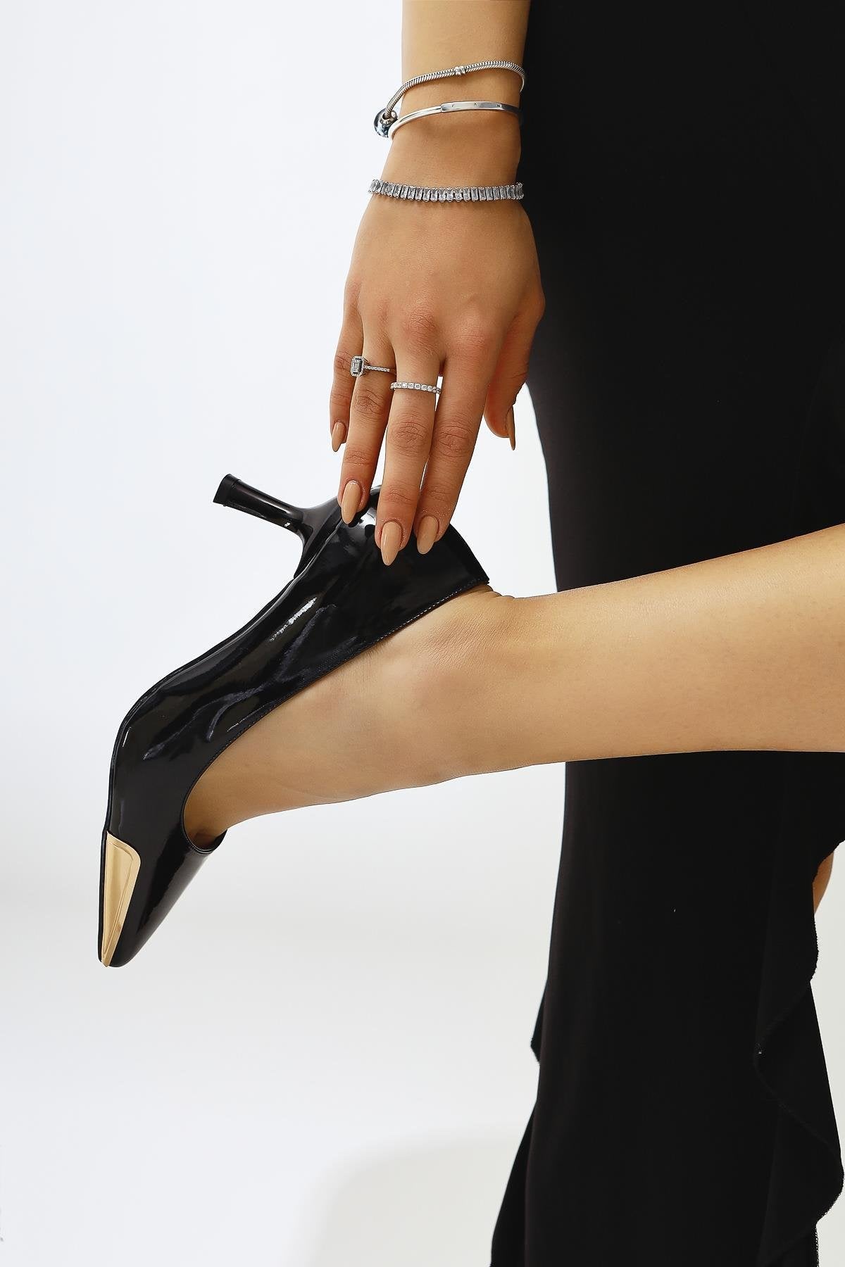Carlota – Black Patent Pointed-Toe Metal-Detail Heeled Shoe (Women)