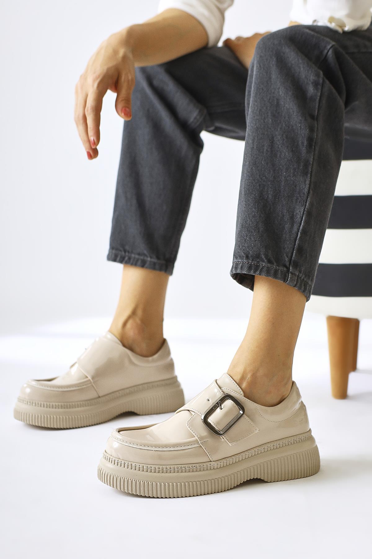 Evrim Nude Patent Buckle Detailed Casual Shoe