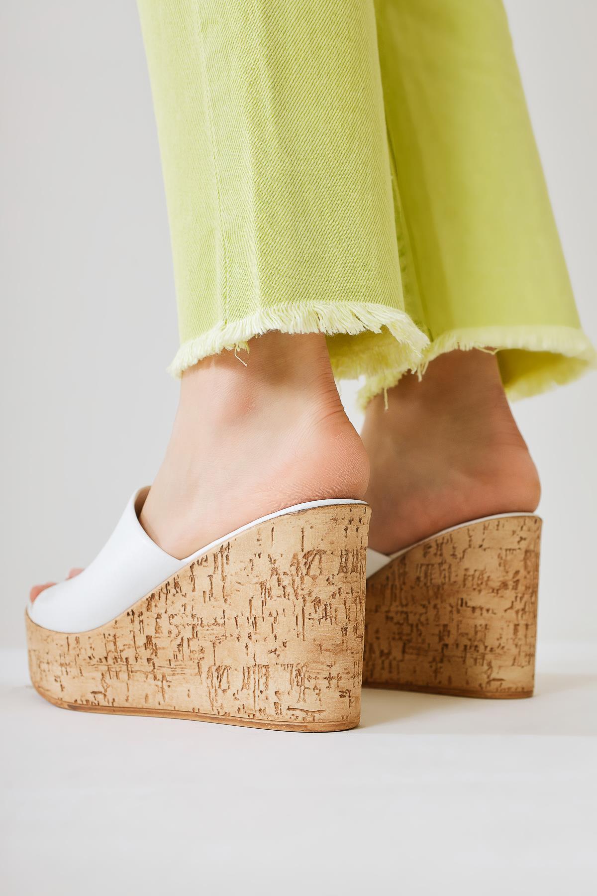 Riya – White Thick Cork-Soled Slide (Women)