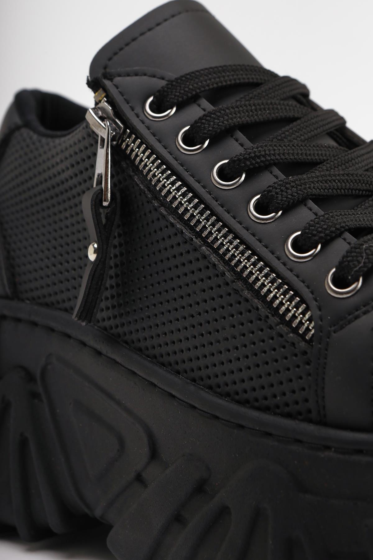 Betty – Black Platform Zipper-Detail Sneakers (Women)