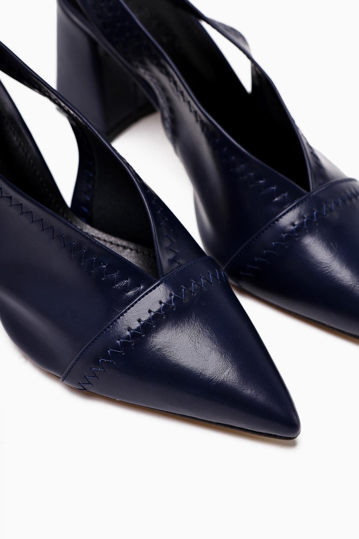 Essie Women's Navy Pointed Toe Elastic Stitch Detail Block Heel Shoes