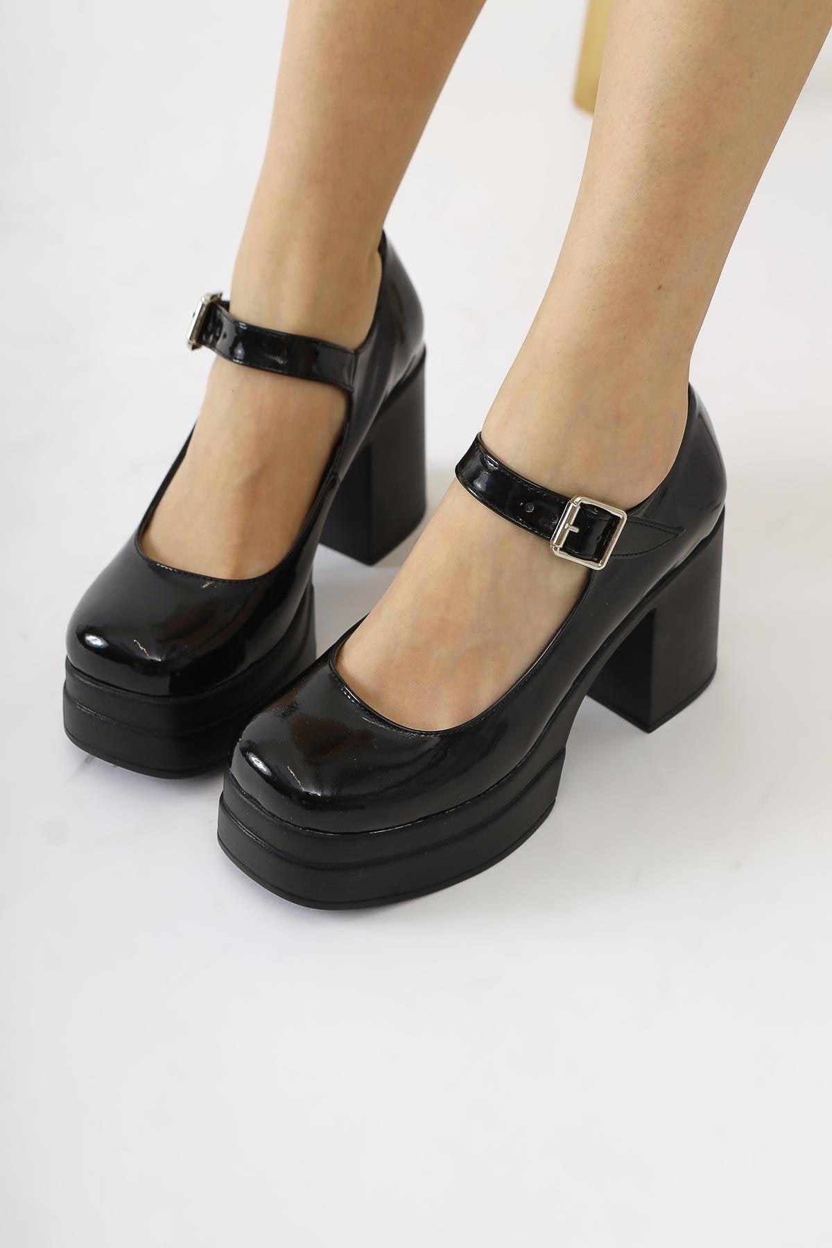 Adelin Black Patent Leather Oval Toe Platform Daily Shoes