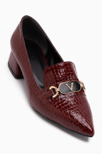 Jilan Burgundy Crocodile Print Leather Buckle Detailed Women’s Pointed Toe Shoes