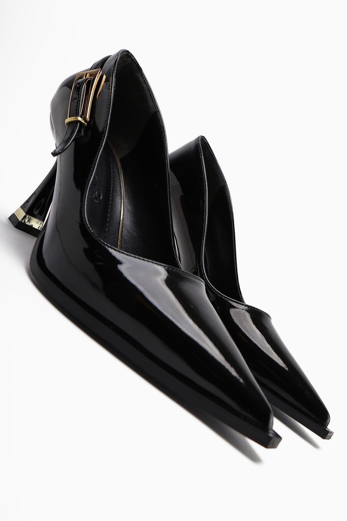 Mithra – Black Patent Vegan Material Pointed-Toe Buckle-Detail Heeled Shoe (Women)
