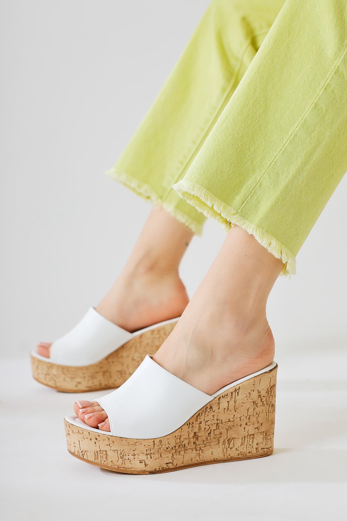 Riya – White Thick Cork-Soled Slide (Women)