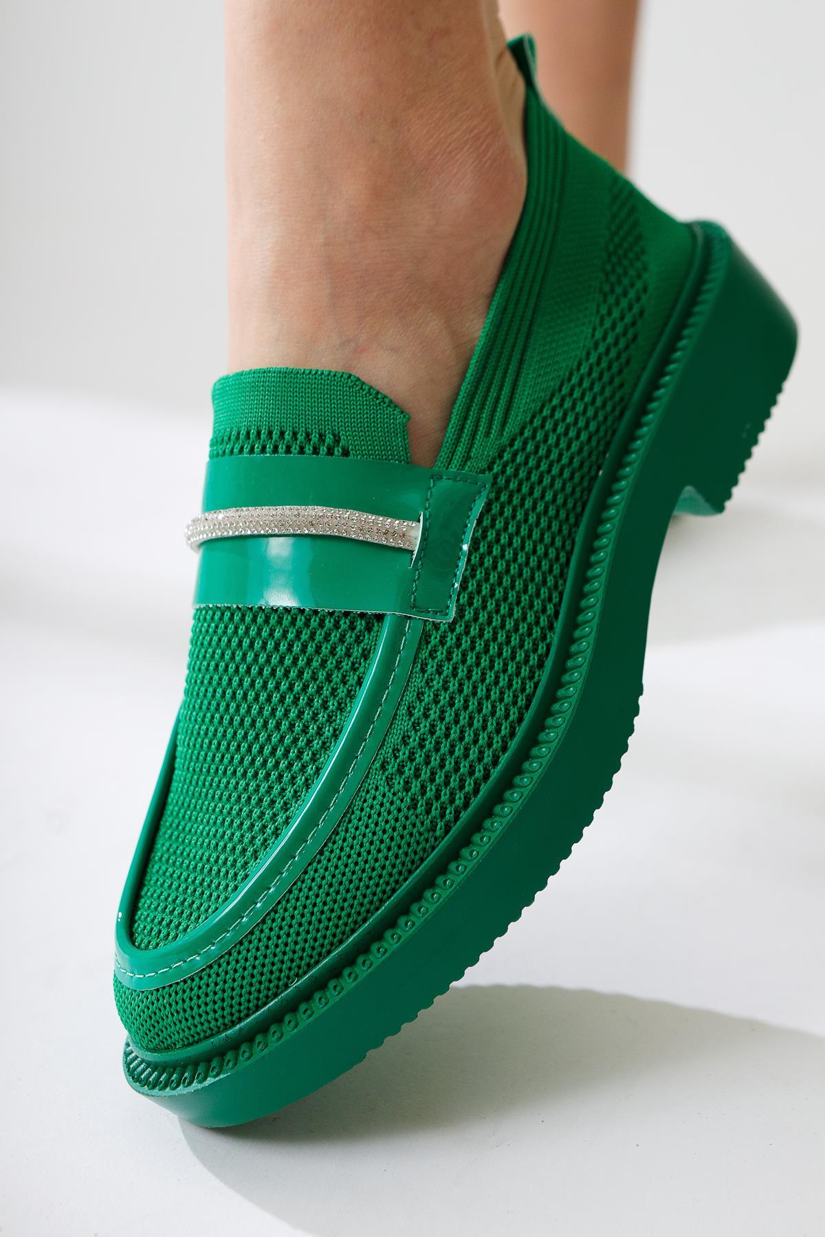 Micka – Olive Woven Patent-Detail Stone-Strap Casual Shoes (Women)